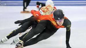 2016 小熊核心：安东尼·瑞佐在最后一个接球后，将球塞进裤兜珍藏终生