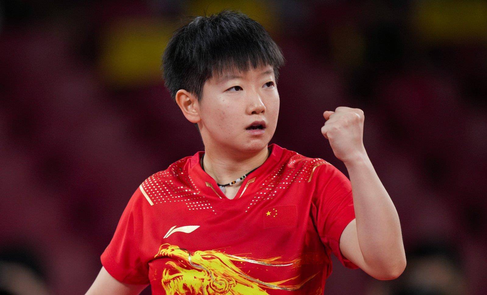 更展现了她 更展现了她